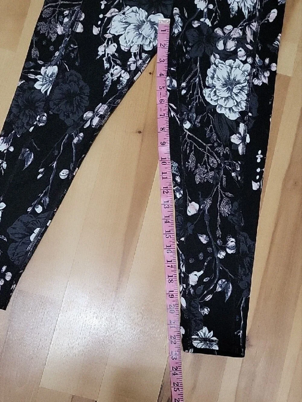 Victoria’s Secret Black Floral Leggings Size Large & Sports Bra Set 34DDD